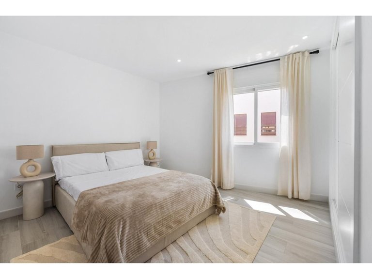 Apartment for Sale in Nueva Andalucía, Malaga 11