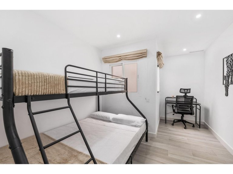Apartment for Sale in Nueva Andalucía, Malaga 16