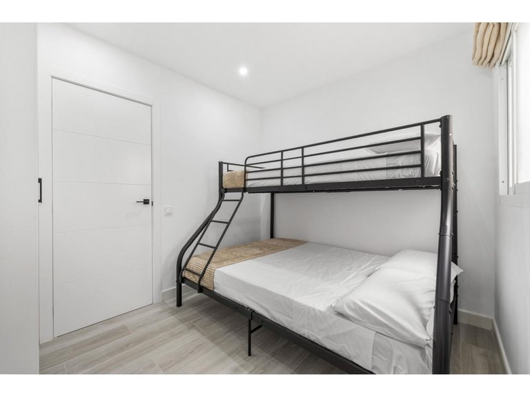 Apartment for Sale in Nueva Andalucía, Malaga 17
