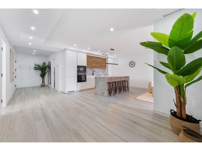 Apartment for Sale in Nueva Andalucía, Malaga 2