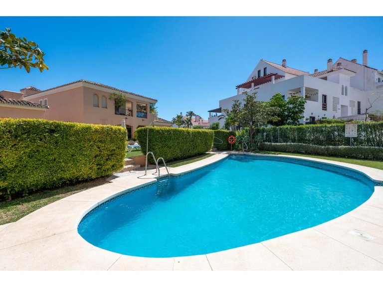 Apartment for Sale in Nueva Andalucía, Malaga 20