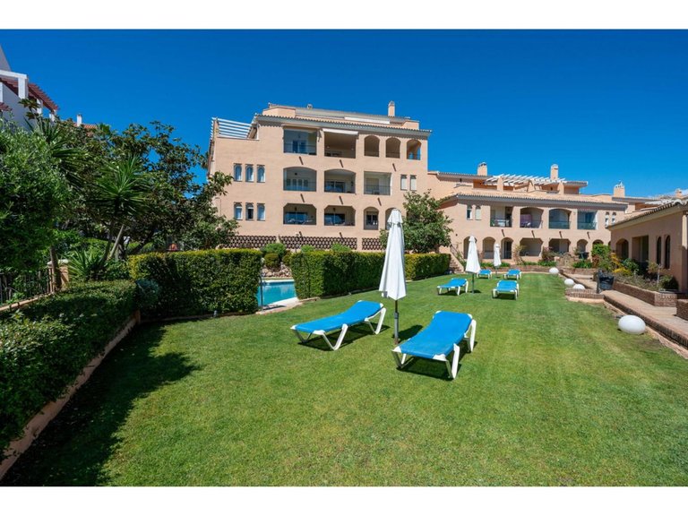 Apartment for Sale in Nueva Andalucía, Malaga 22