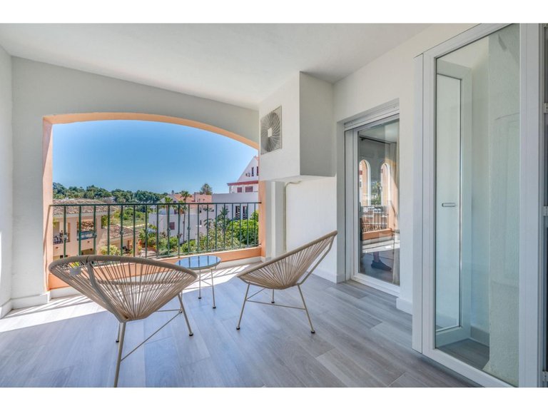 Apartment for Sale in Nueva Andalucía, Malaga 24