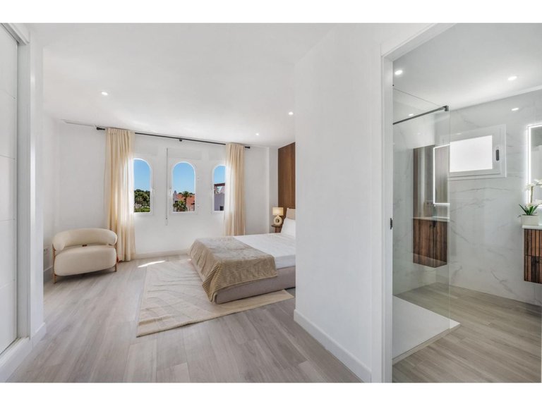 Apartment for Sale in Nueva Andalucía, Malaga 3