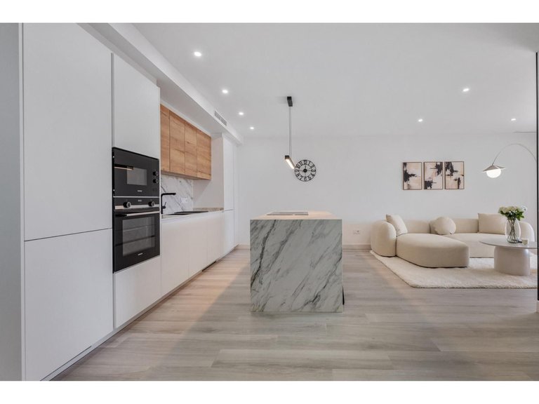 Apartment for Sale in Nueva Andalucía, Malaga 32