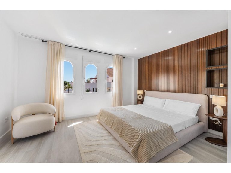 Apartment for Sale in Nueva Andalucía, Malaga 4