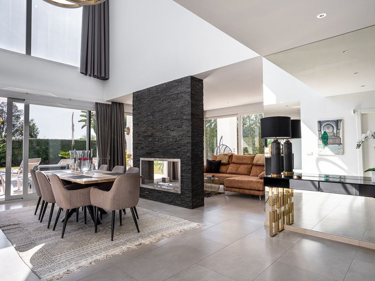 Villa for Sale in La Quinta, Malaga 15