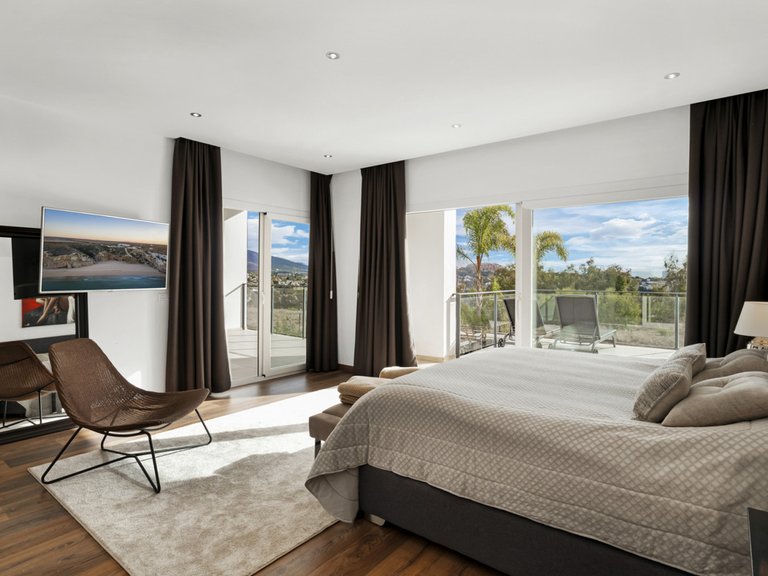 Villa for Sale in La Quinta, Malaga 24