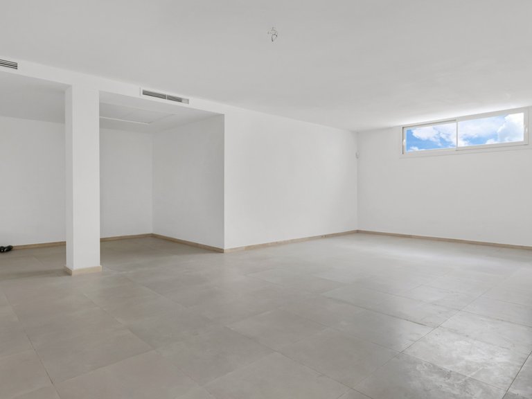 Villa for Sale in La Quinta, Malaga 32