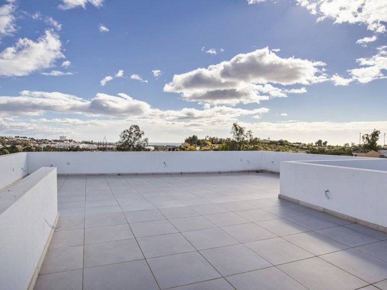 Villa for Sale in La Quinta, Malaga 36