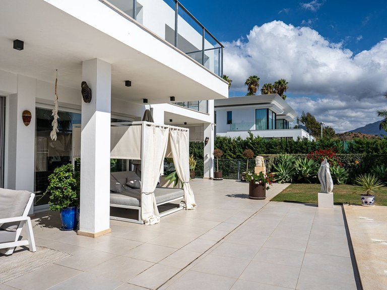 Villa for Sale in La Quinta, Malaga 37
