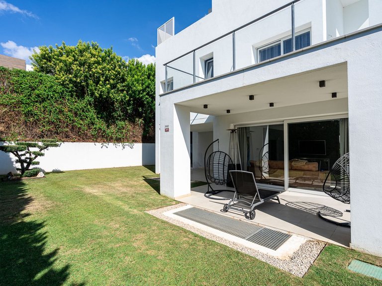 Villa for Sale in La Quinta, Malaga 46