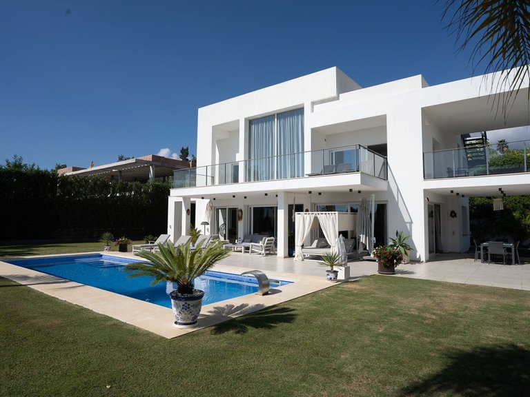 Villa for Sale in La Quinta, Malaga 50