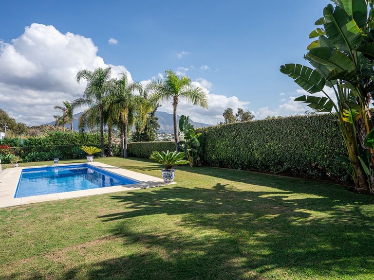 Villa for Sale in La Quinta, Malaga 52