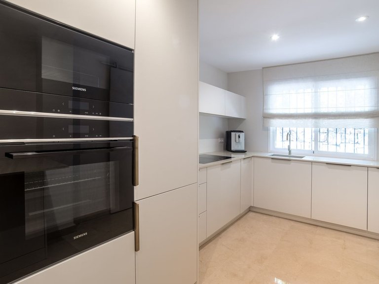 Apartment for Sale in Sierra Blanca, Malaga 12