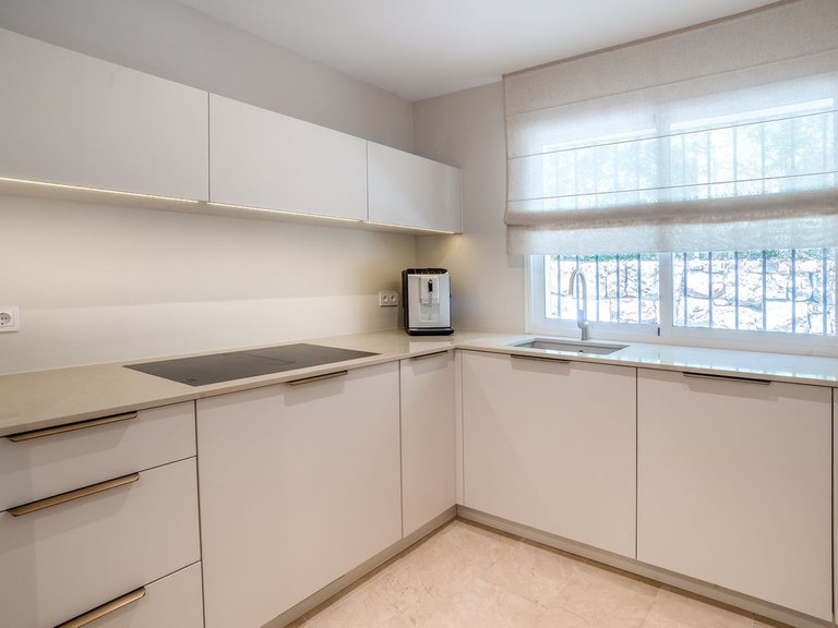 Apartment for Sale in Sierra Blanca, Malaga 13