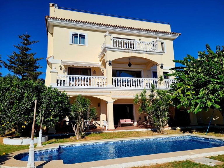 Villa for Sale in Marbella, Malaga 1