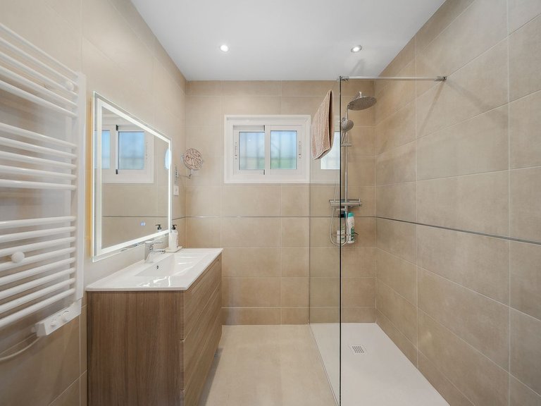 Villa for Sale in Costa del Sol, Benalmadena, Malaga 12
