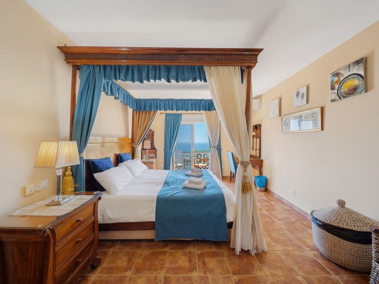 Villa for Sale in Costa del Sol, Benalmadena, Malaga 16