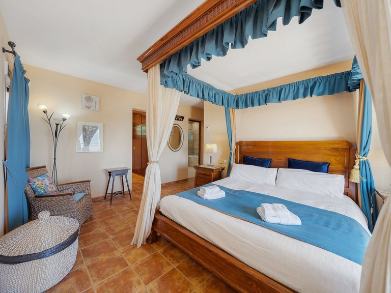 Villa for Sale in Costa del Sol, Benalmadena, Malaga 17
