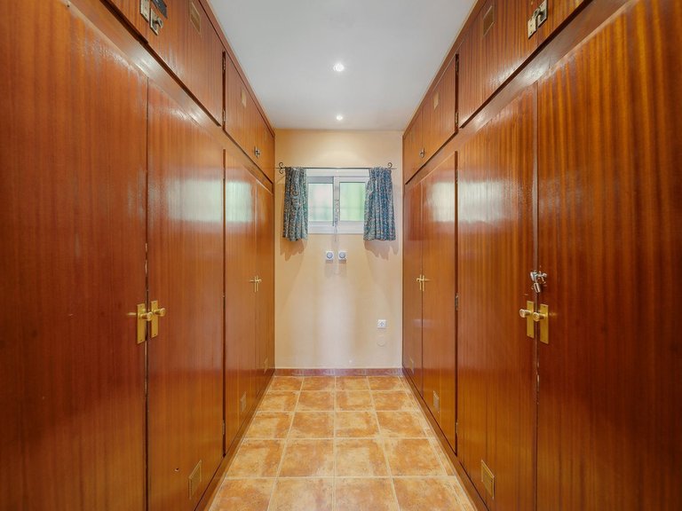 Villa for Sale in Costa del Sol, Benalmadena, Malaga 18