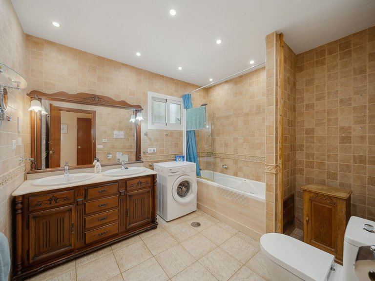 Villa for Sale in Costa del Sol, Benalmadena, Malaga 19