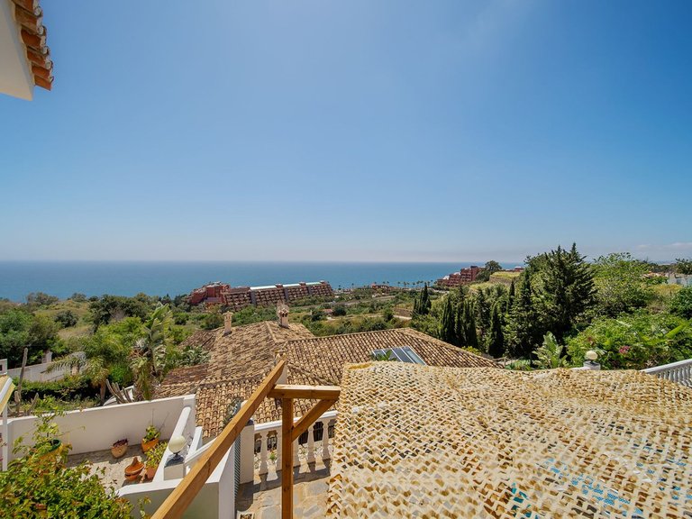 Villa for Sale in Costa del Sol, Benalmadena, Malaga 23