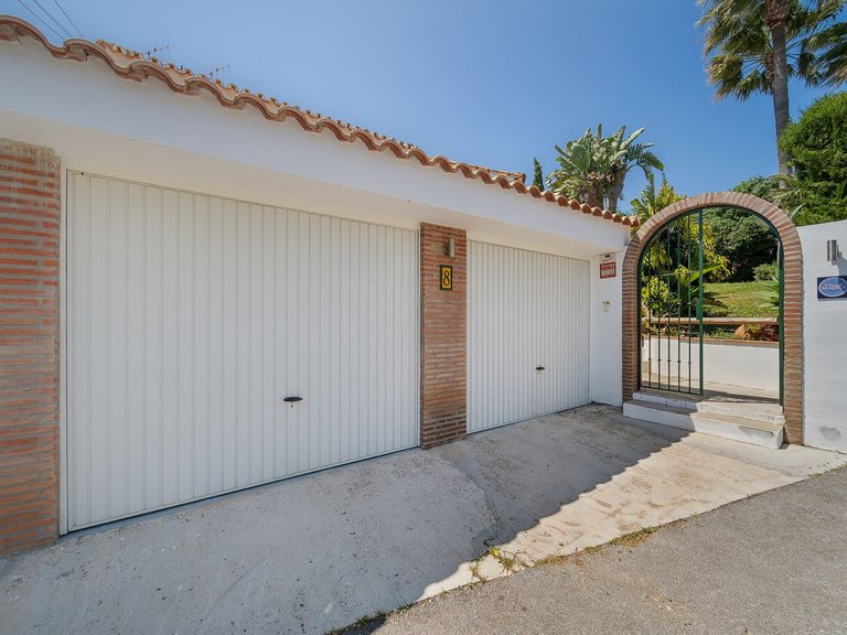 Villa for Sale in Costa del Sol, Benalmadena, Malaga 32