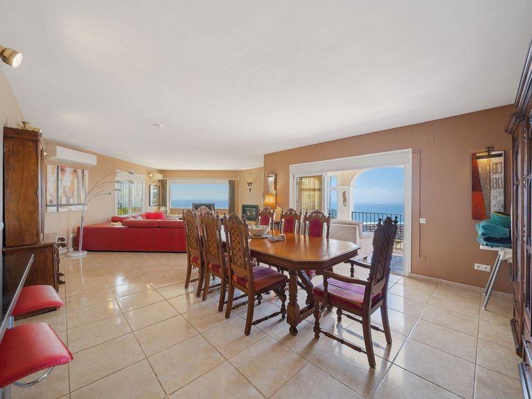 Villa for Sale in Costa del Sol, Benalmadena, Malaga 8