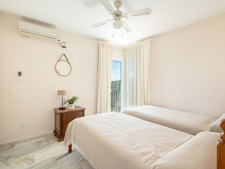 Villa for Sale in Estepona, Malaga 16
