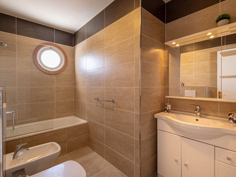 Villa for Sale in Estepona, Malaga 18