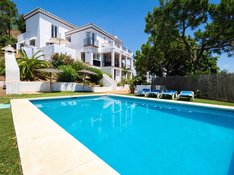 Villa for Sale in Estepona, Malaga 2