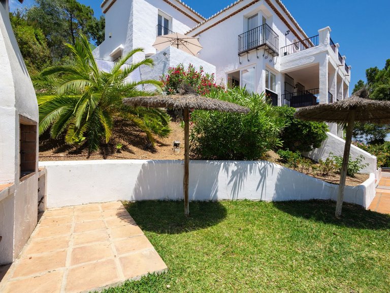 Villa for Sale in Estepona, Malaga 26