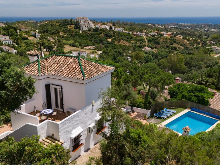Villa for Sale in Estepona, Malaga 3