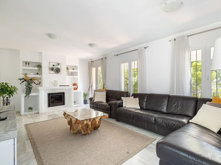 Villa for Sale in Estepona, Malaga 4