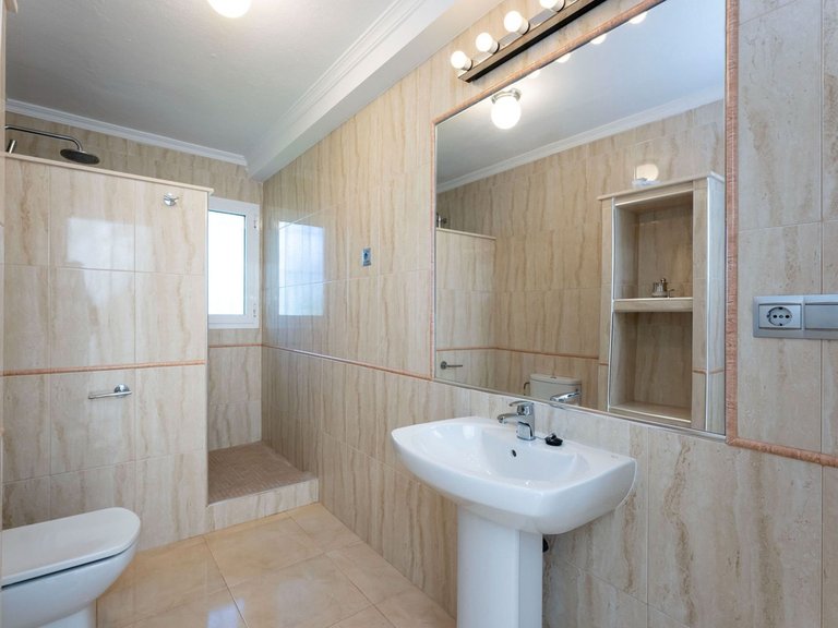 Villa for Sale in Alhaurín El Grande, Malaga 28