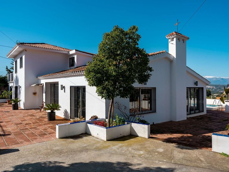 Villa for Sale in Alhaurín El Grande, Malaga 4