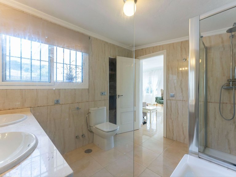 Villa for Sale in Alhaurín El Grande, Malaga 40