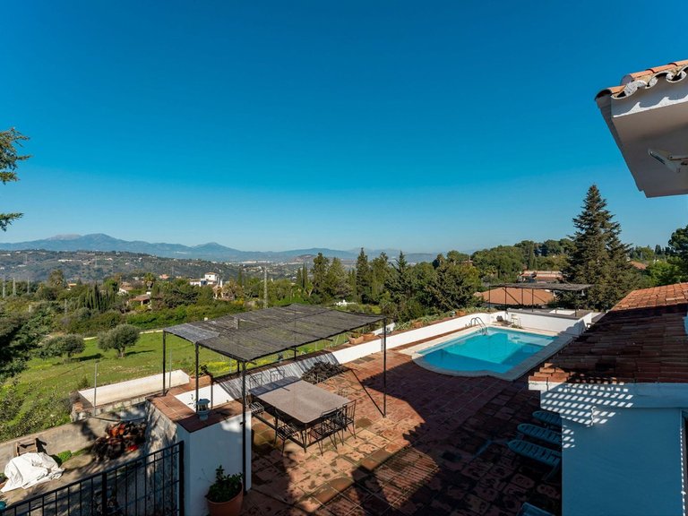Villa for Sale in Alhaurín El Grande, Malaga 46