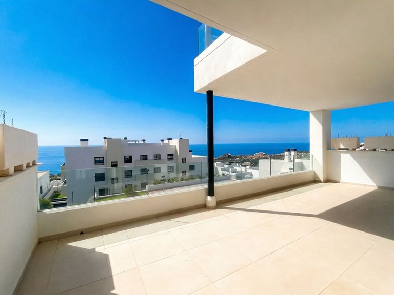 Apartment for Sale in Benalmadena, Malaga 7