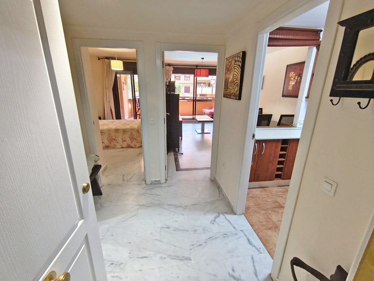 Apartment for Sale in The Golden Mile, Malaga 10