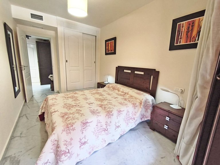 Apartment for Sale in The Golden Mile, Malaga 15