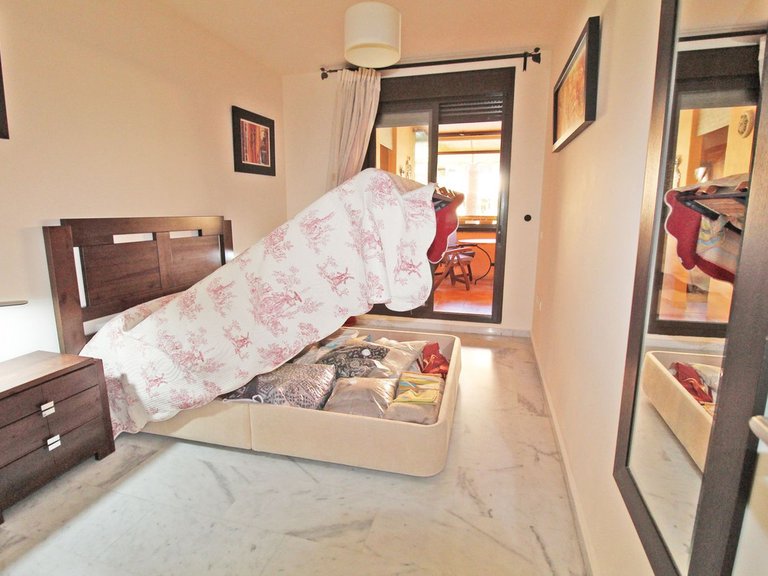 Apartment for Sale in The Golden Mile, Malaga 16