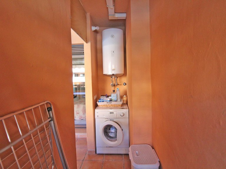 Apartment for Sale in The Golden Mile, Malaga 20