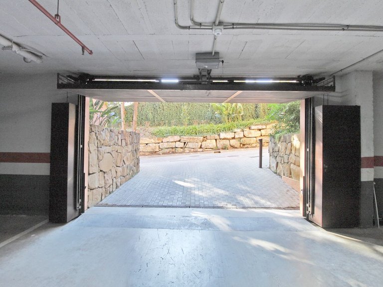 Apartment for Sale in The Golden Mile, Malaga 22