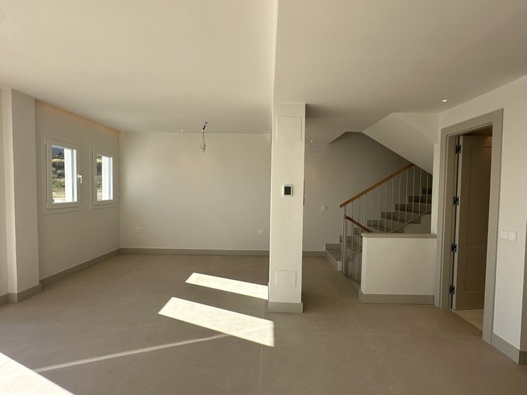 Villa for Sale in Torrequebrada, Malaga 17