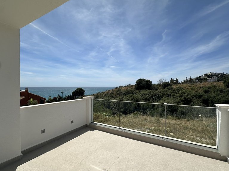 Villa for Sale in Torrequebrada, Malaga 3