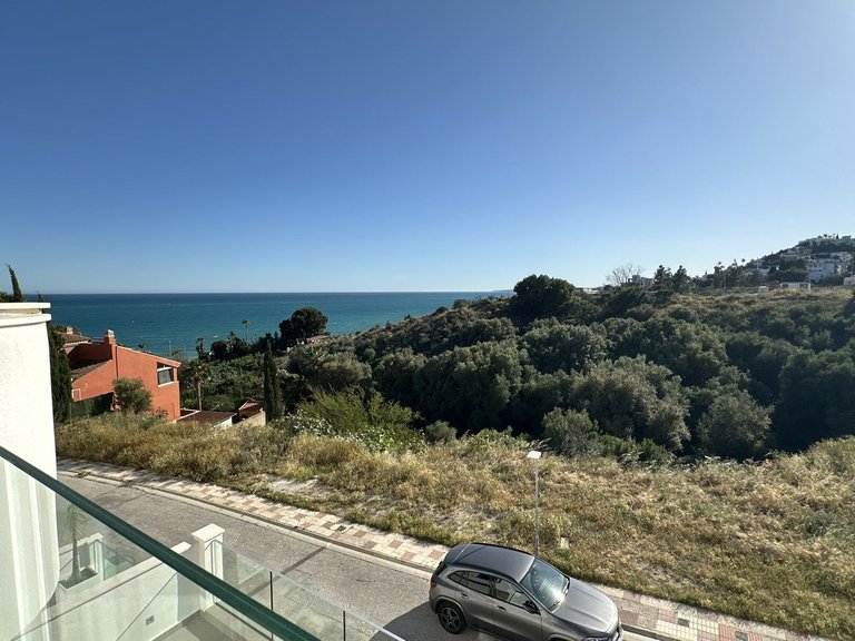 Villa for Sale in Torrequebrada, Malaga 31