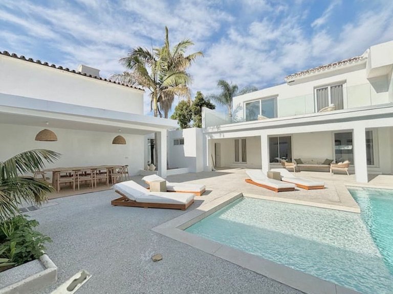 Villa for Sale in Marbella, Malaga 1
