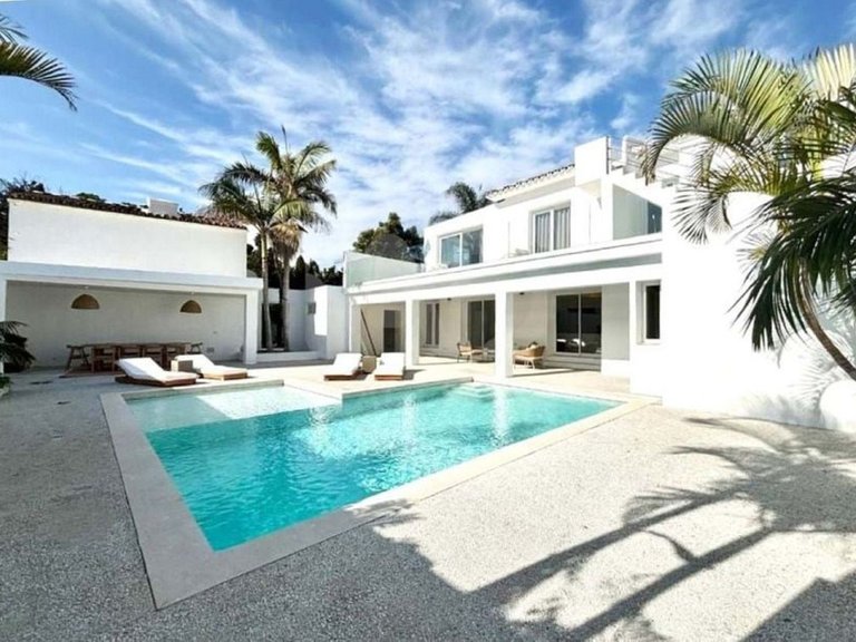 Villa for Sale in Marbella, Malaga 2